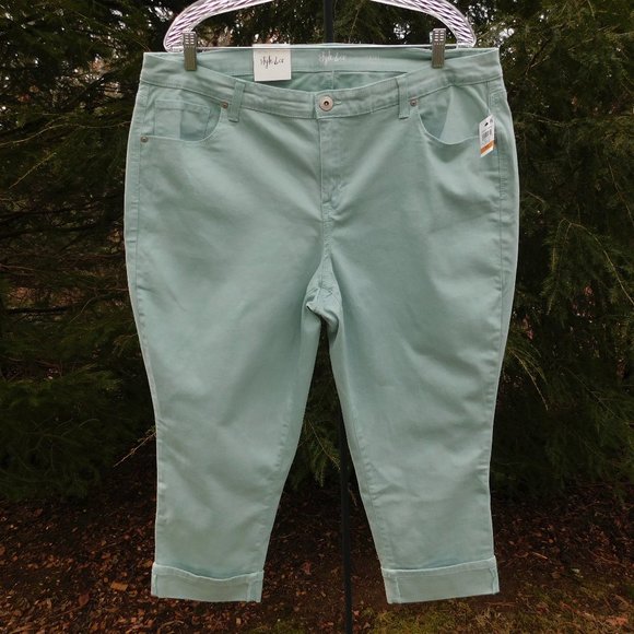 Style & Co. Denim - Style & Co Plus 16W Curvy Stretch Capri Jeans  NWT